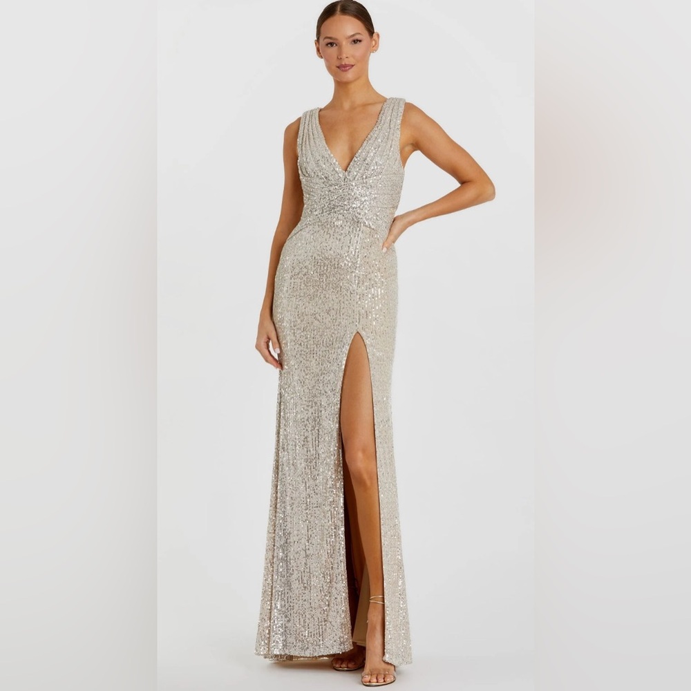 NWT Ieena For Mac Duggal Size 10 Sequin Sheath Gown